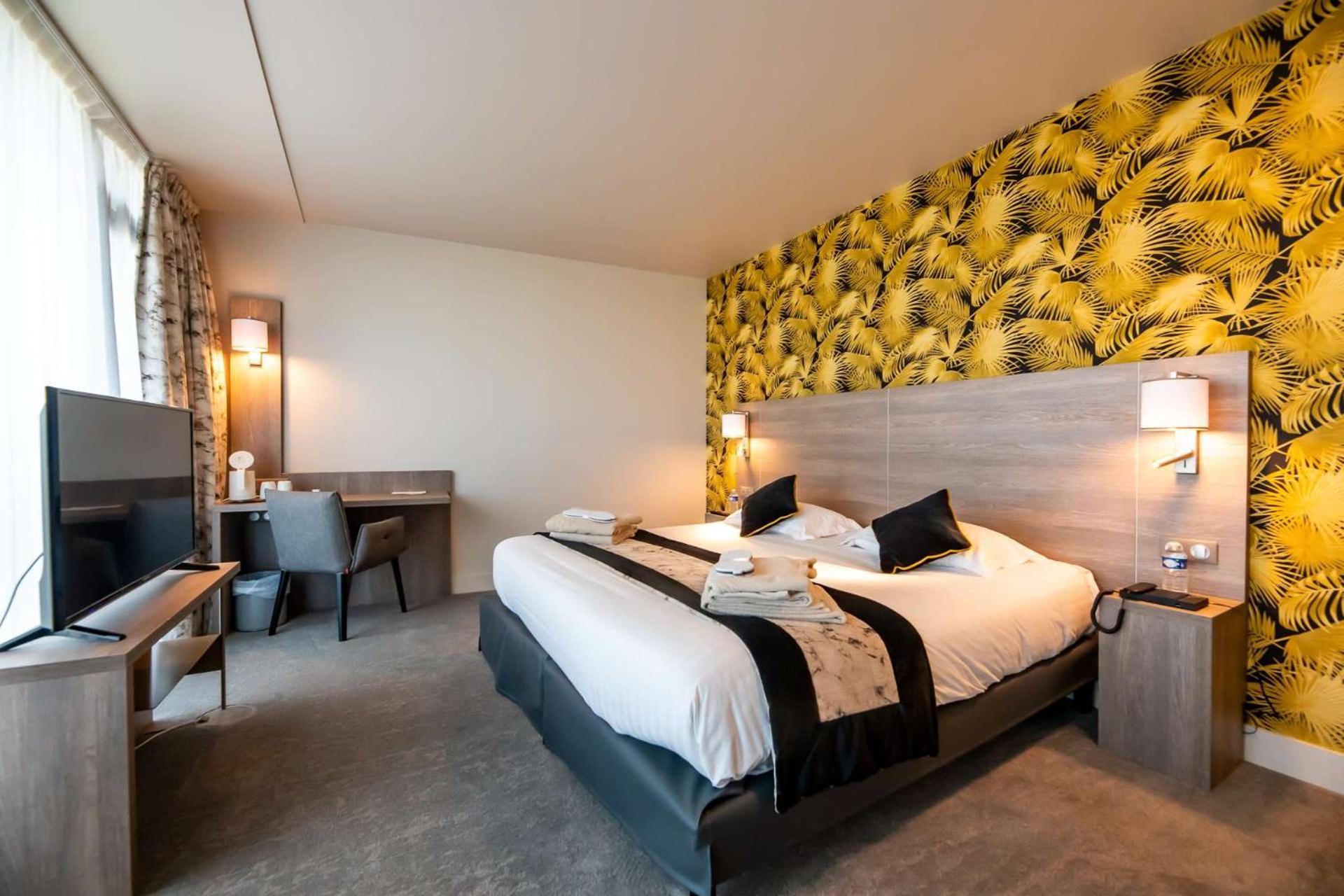 Brit Hotel Eden Spa Honfleur Bagian luar foto