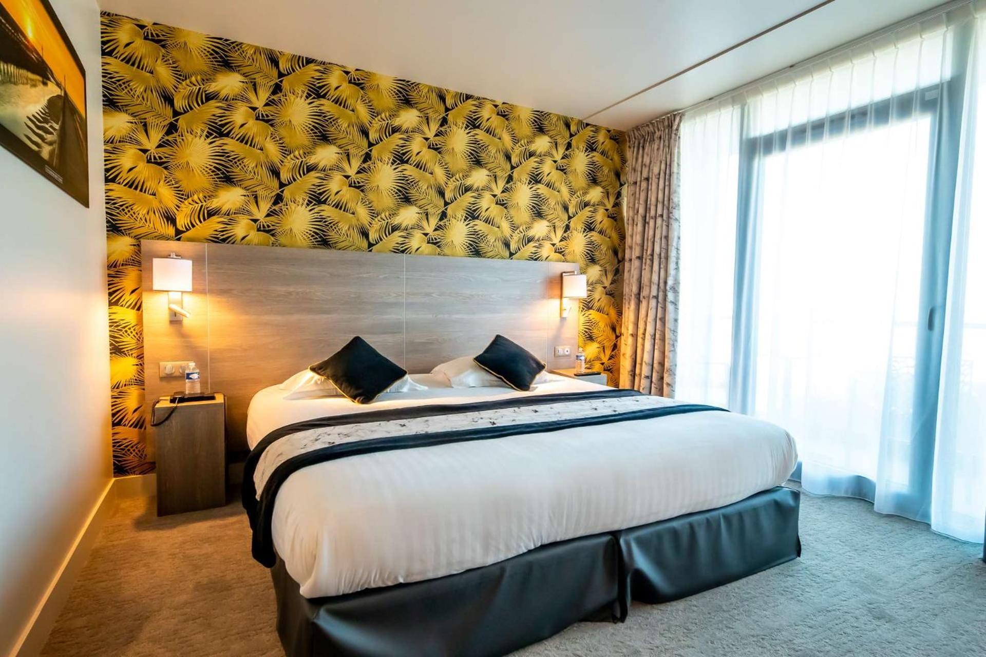Brit Hotel Eden Spa Honfleur Bagian luar foto