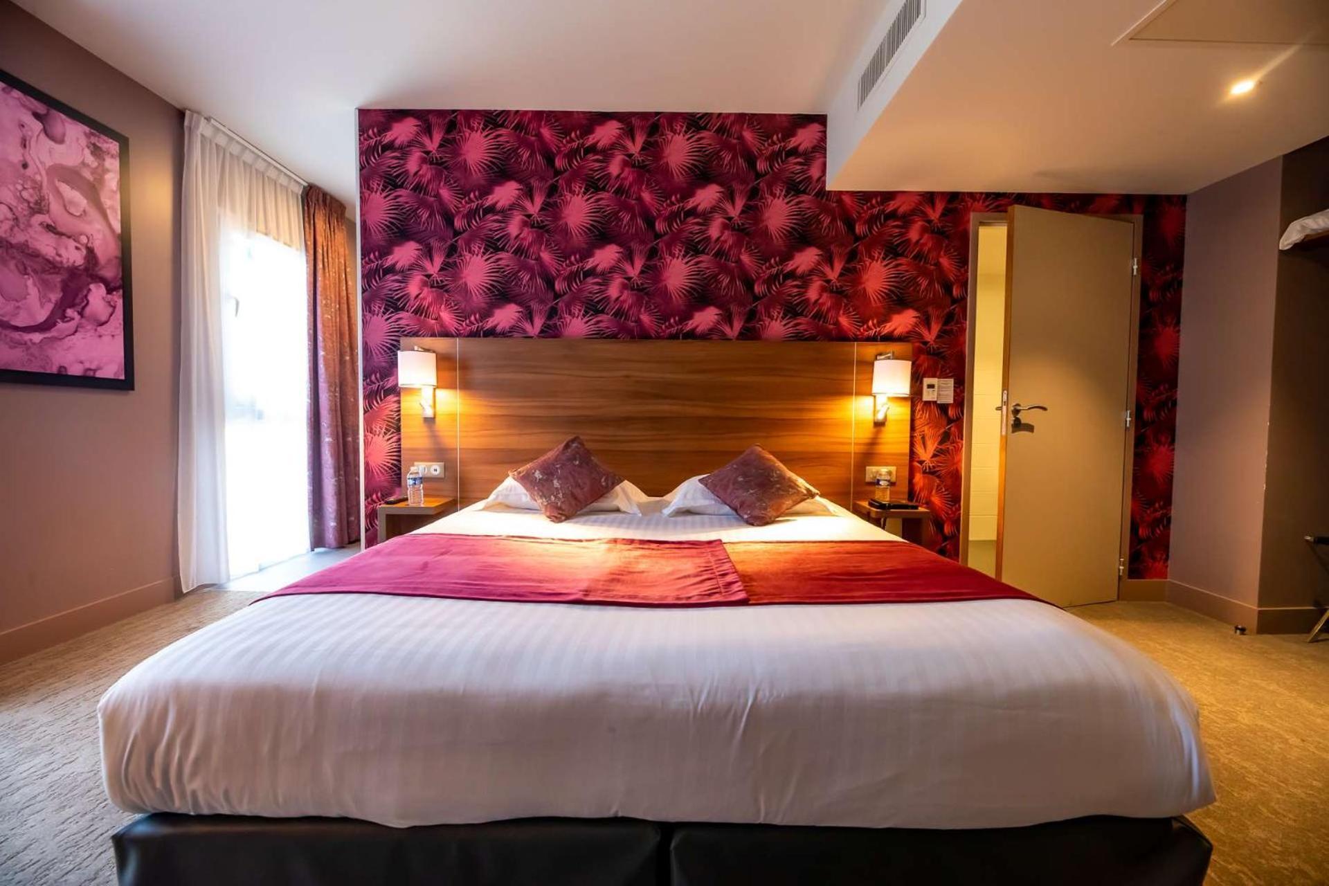 Brit Hotel Eden Spa Honfleur Bagian luar foto