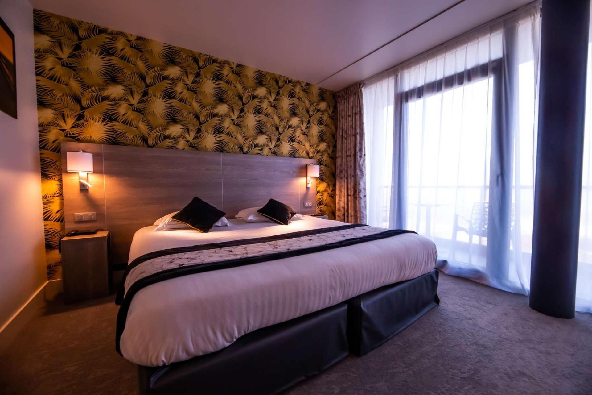 Brit Hotel Eden Spa Honfleur Bagian luar foto