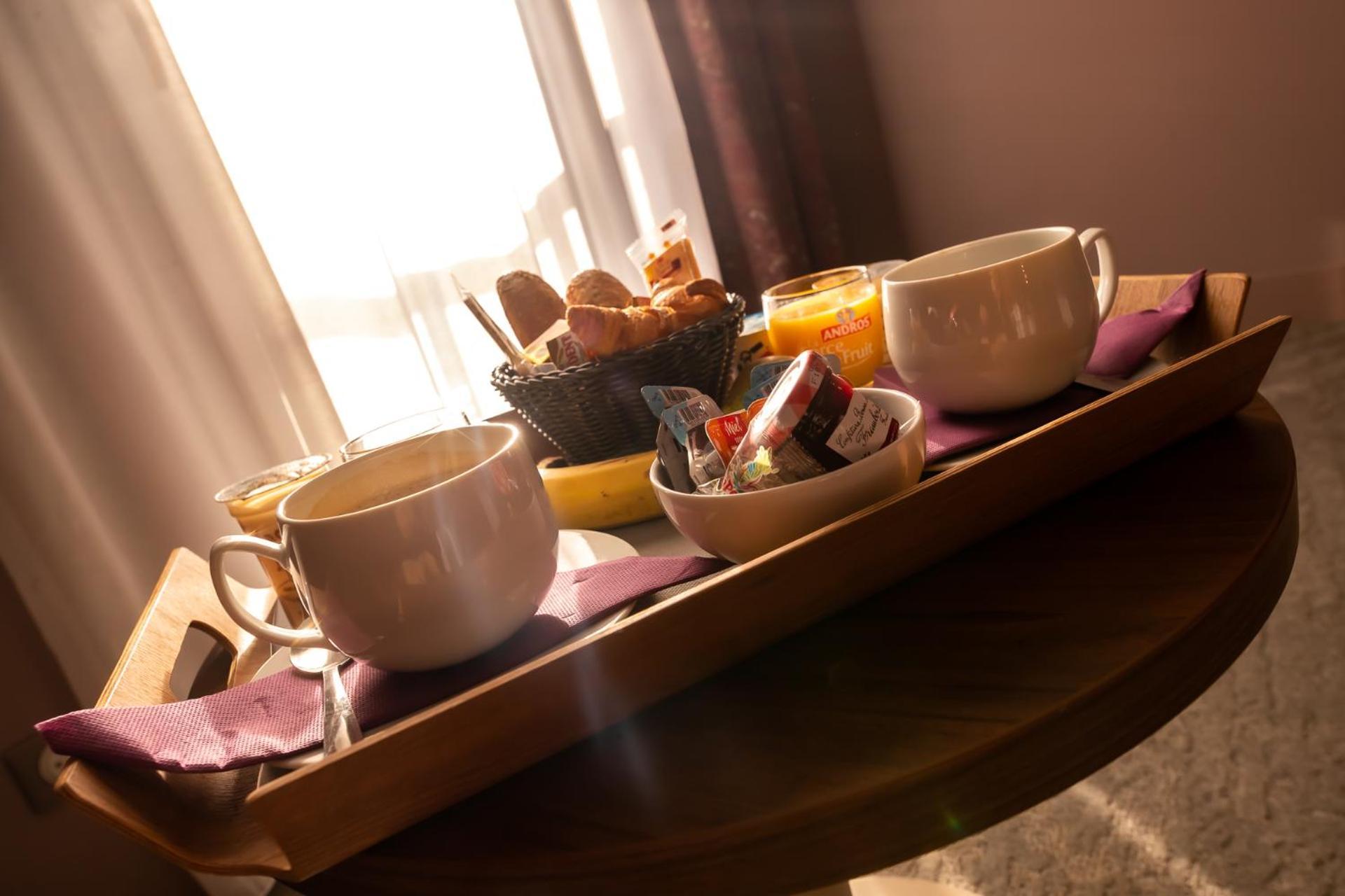Brit Hotel Eden Spa Honfleur Bagian luar foto